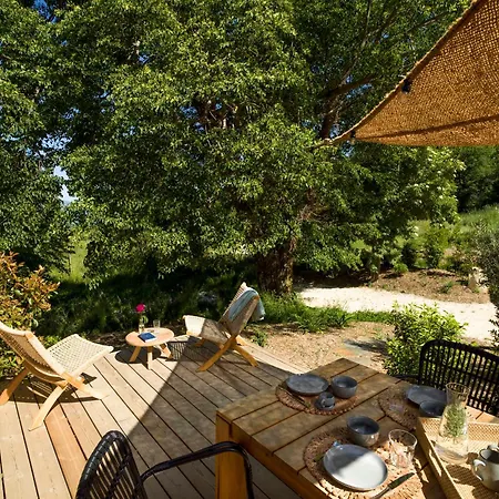 בית נופש Mas Caners - 2 Eco-chic Lodges, Nature & Biological Pool Montbolo